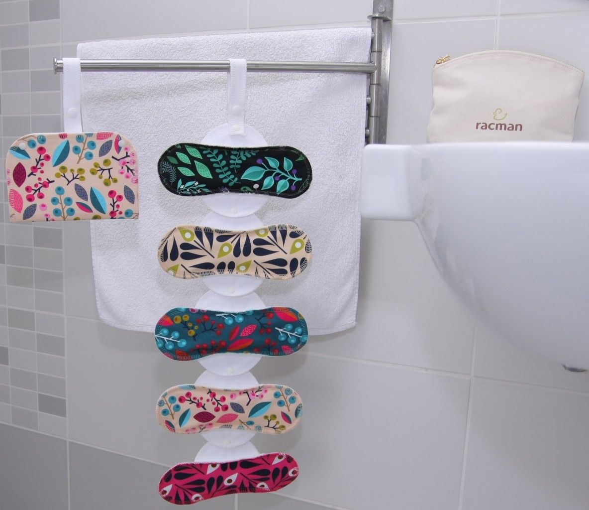 Washable Sanitary Waterproof Wet Bag with Strap for Discreetly Storing Clean and Used Reusable Cloth Menstrual Period Pads for Women and Washable Feminine Daily Panty Liners for Vaginal Discharge