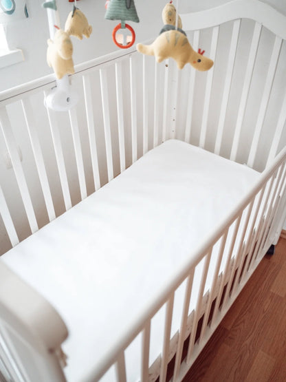 Washable Waterproof Mattress Protector for Babies and Kids, with or without Elastic Straps; Reusable Breathable Soft Cotton Mattress Protection Sheet for Heavy Menstruation; Thin Non Slip Waterproof Underpad for Bassinet, Crib and Children Bedwetting; Toddler Moisture Barrier Bed Puddle Pad; Machine Washable Eco Friendly Alternative to Disposable Mattress Covers